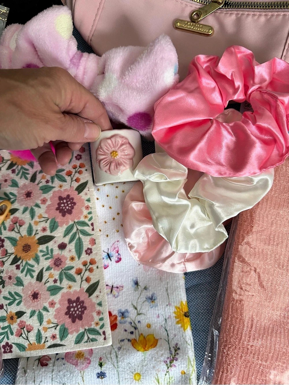 Pretty in Pink Accessory Bundle - Picture 9 of 11